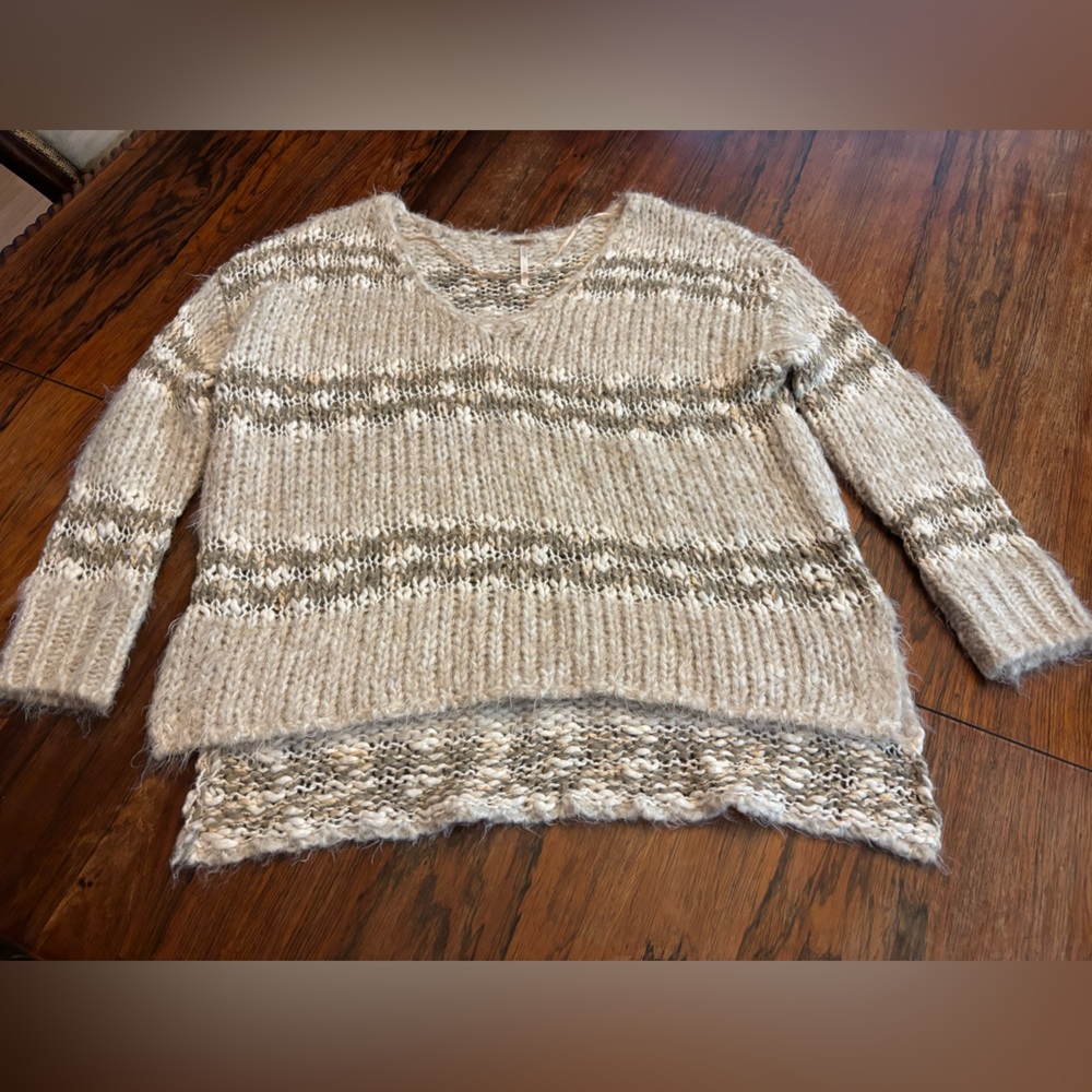 XS Free People Hi-Low Sweater
